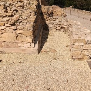 Muralla íbera conservada en el yacimiento del Puig de la Misericordia, Vinaròs