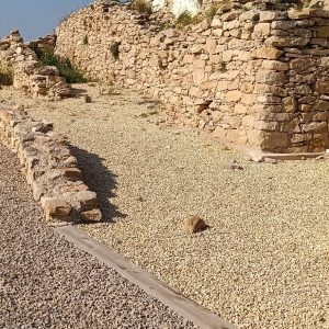 Estructuras de piedra del antiguo asentamiento íbero de Vinaròs